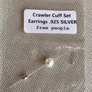 Free People crawler earrings for pierced earrings .925 silver w/pearl accent